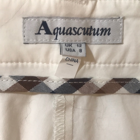 “AQUASCUTUM ” of London Ladies White Pants. - Picture 8 of 13